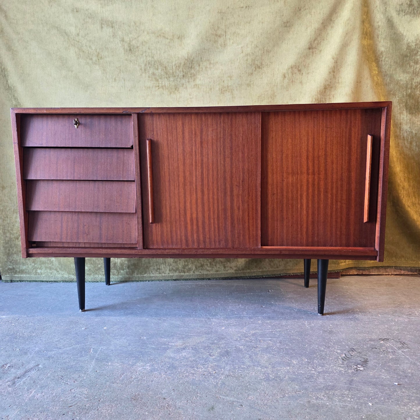 Vintage senkki/TV-taso 1960-luku