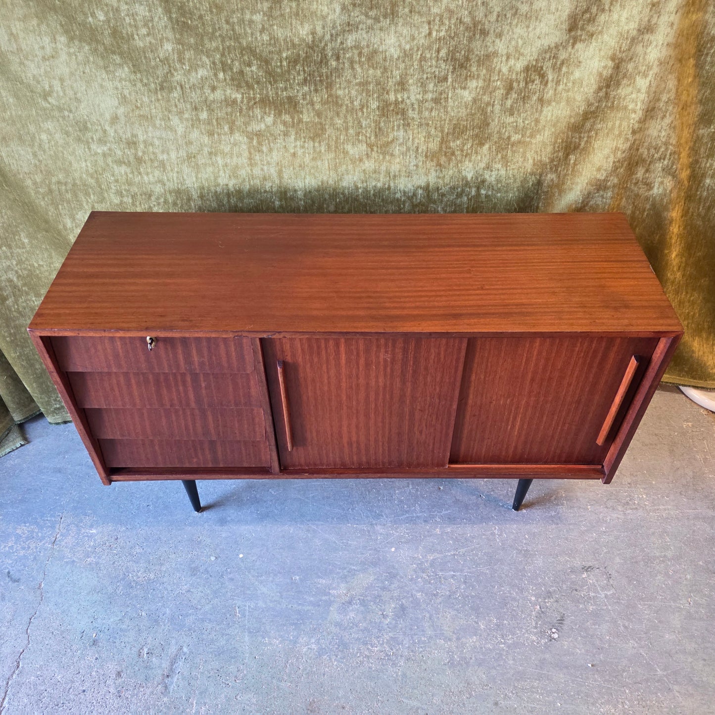 Vintage senkki/TV-taso 1960-luku