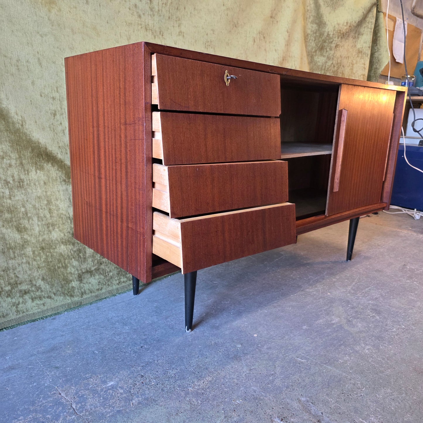 Vintage senkki/TV-taso 1960-luku