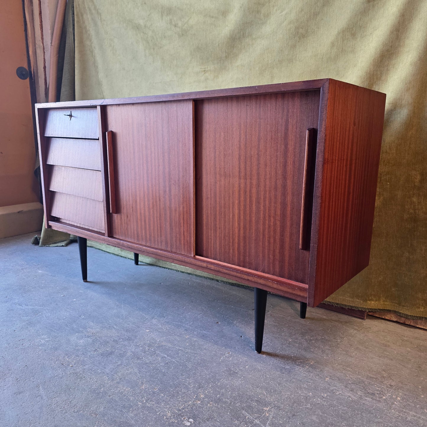 Vintage senkki/TV-taso 1960-luku