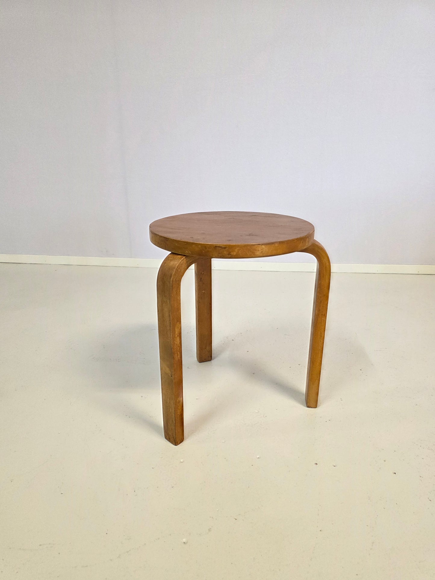 Alvar Aalto jakkara, malli 60