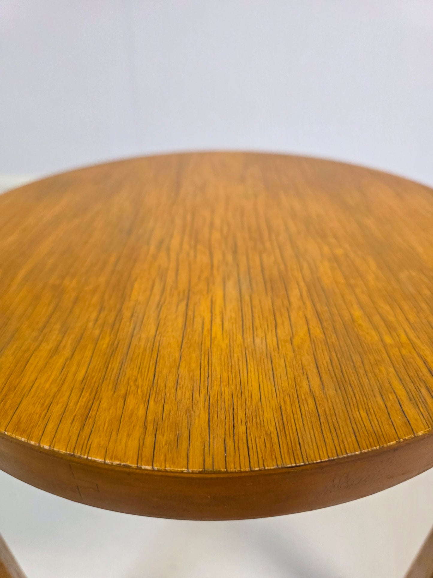 Pari Alvar Aalto jakkaraa, malli 60