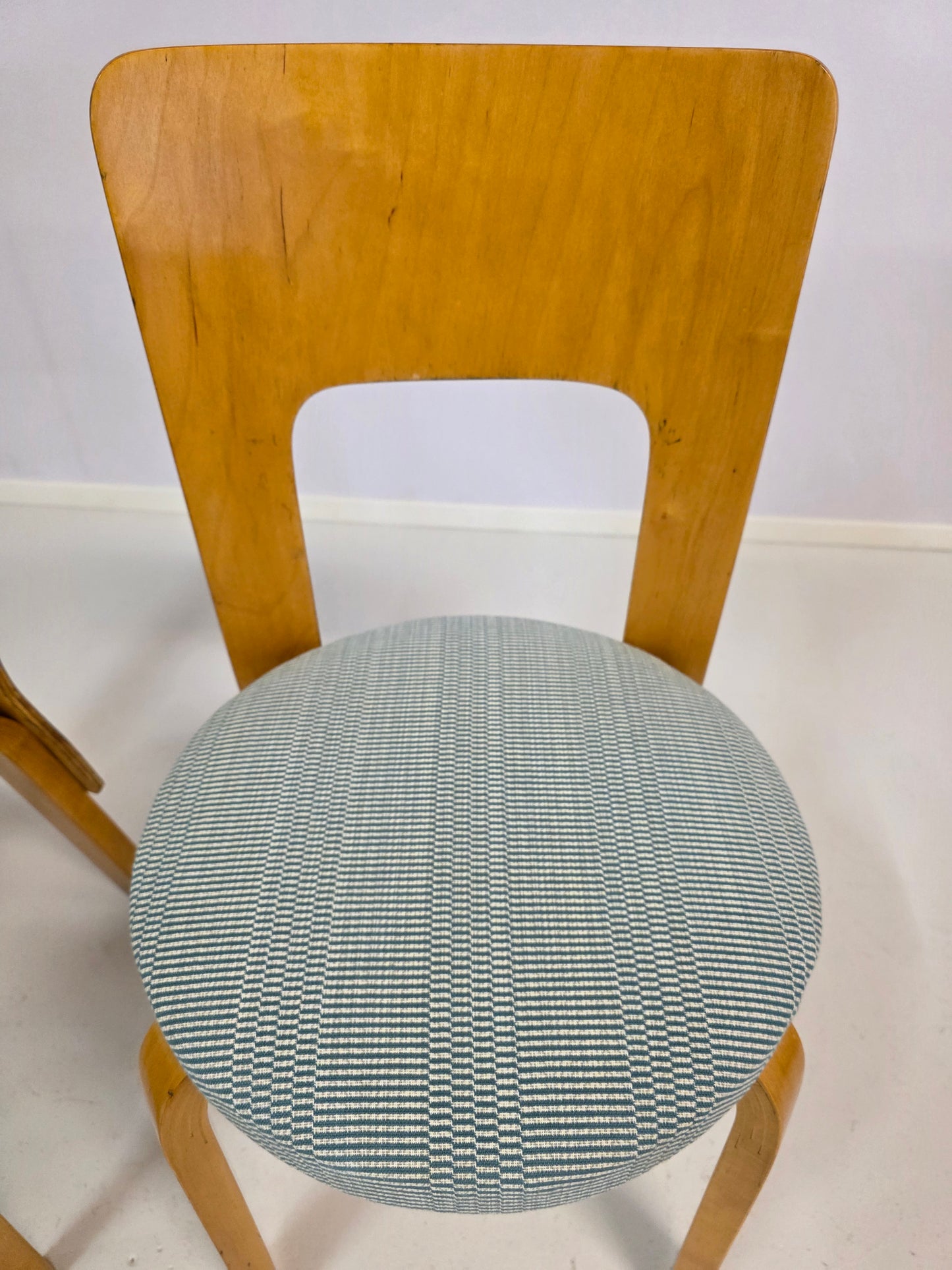 Pari Alvar Aalto tuolia, malli 66 1930-luku