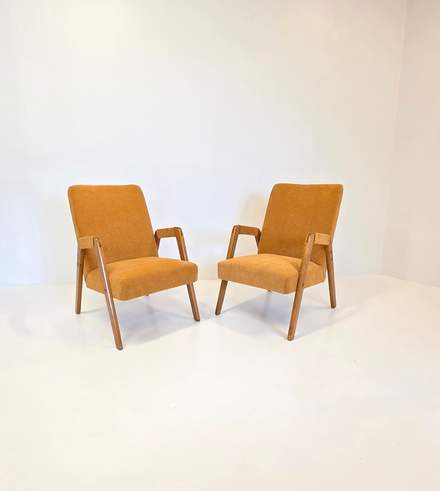 Olle Filen "Figaro" Nojatuolit