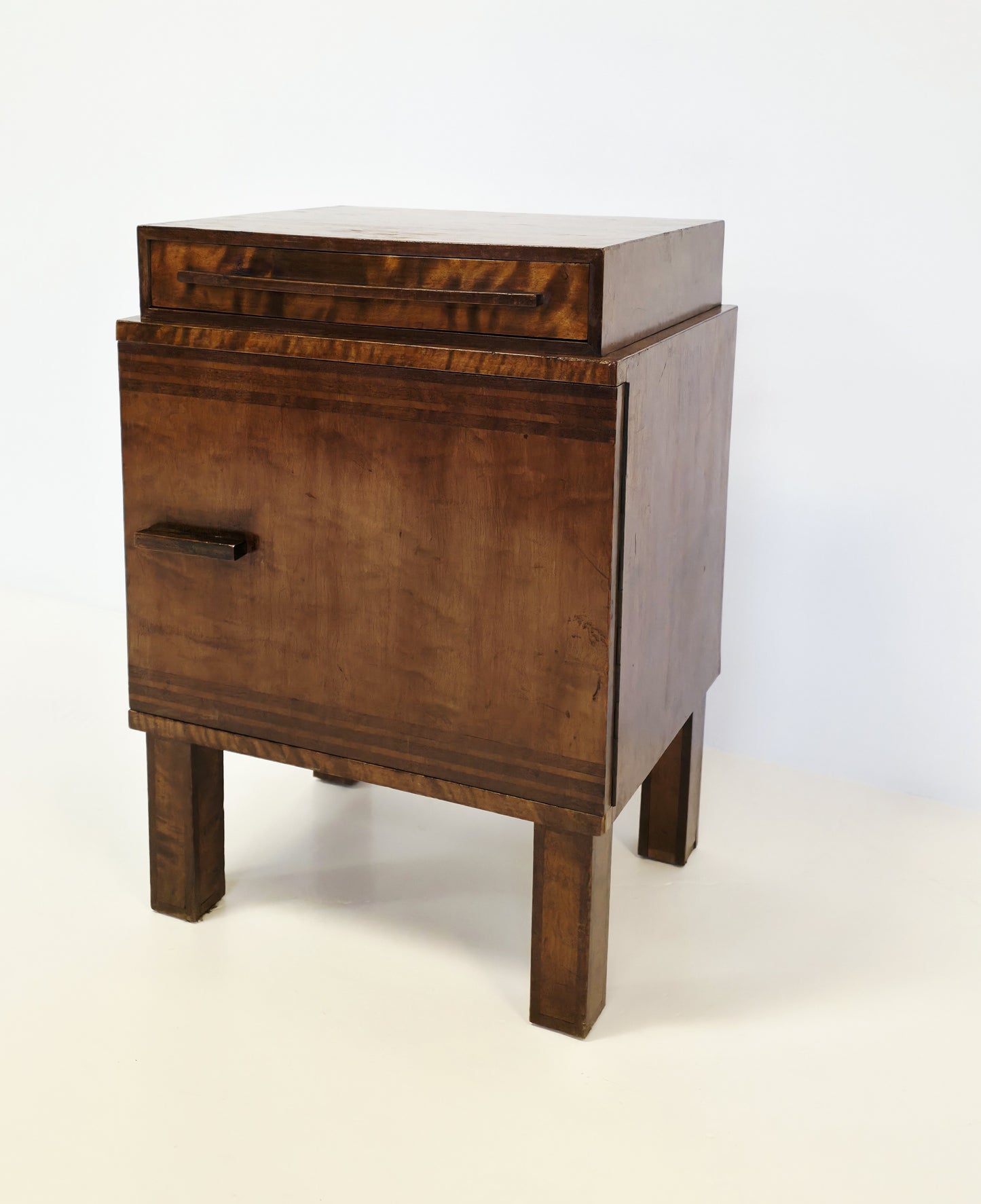 Funkkis/Art Deco yöpöytä 1930-luku