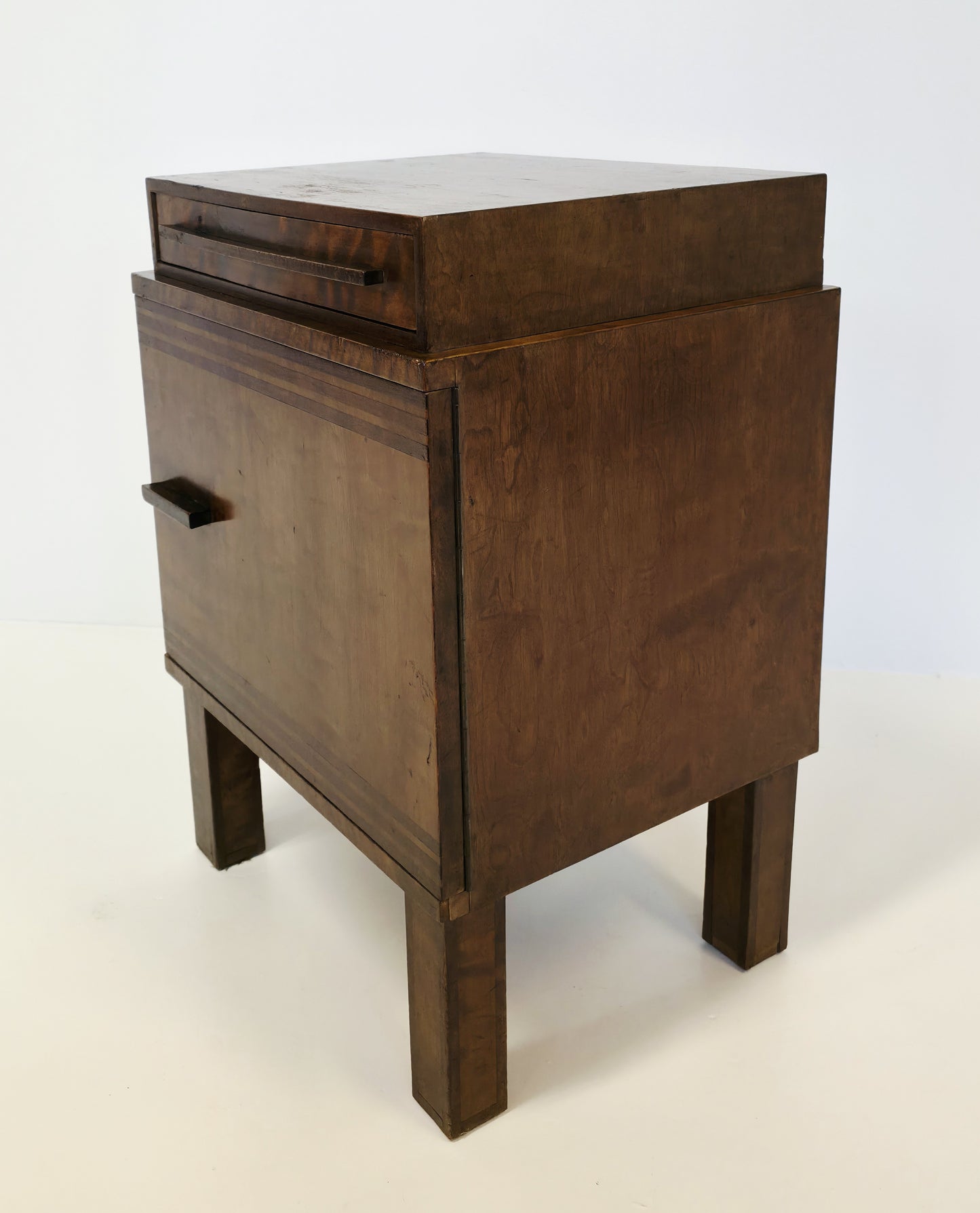 Funkkis/Art Deco yöpöytä 1930-luku