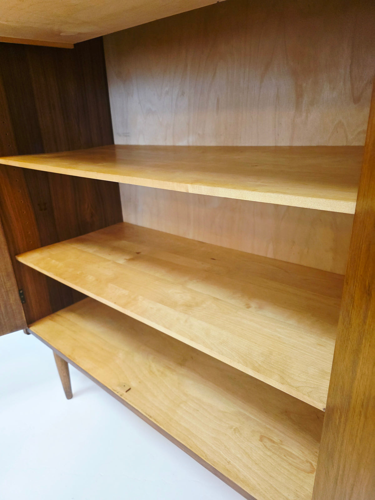 Teak liinavaatekaappi Jussi Peippo