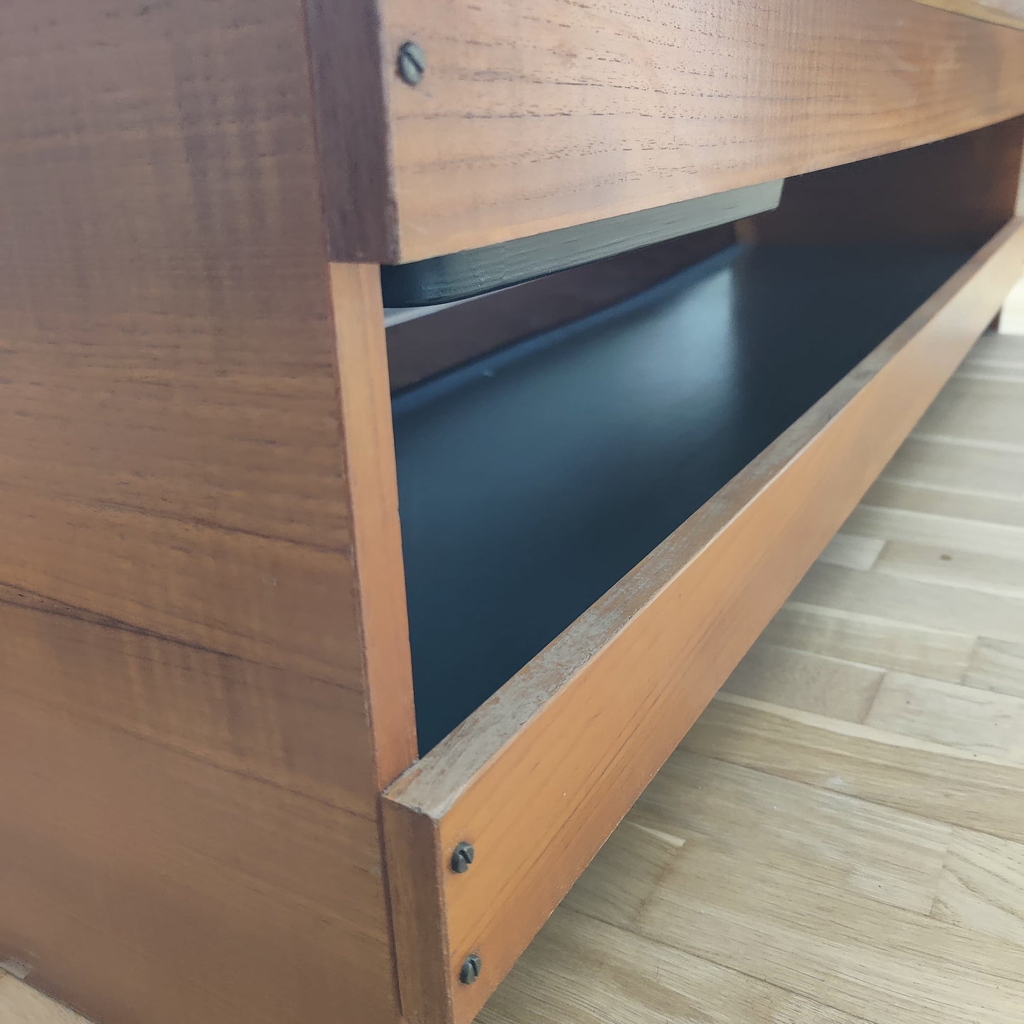 Kukka/kasvitaso teak