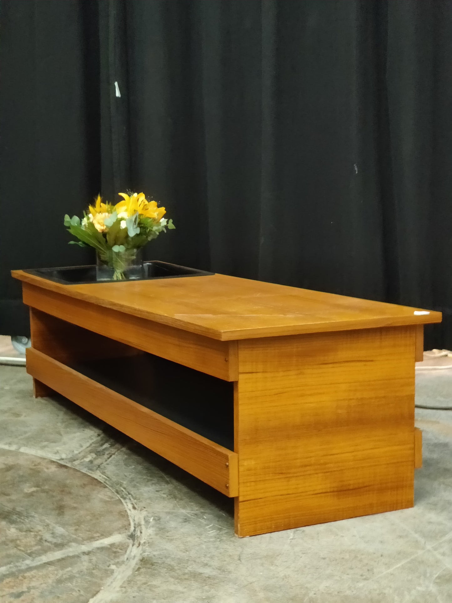 Kukka/kasvitaso teak