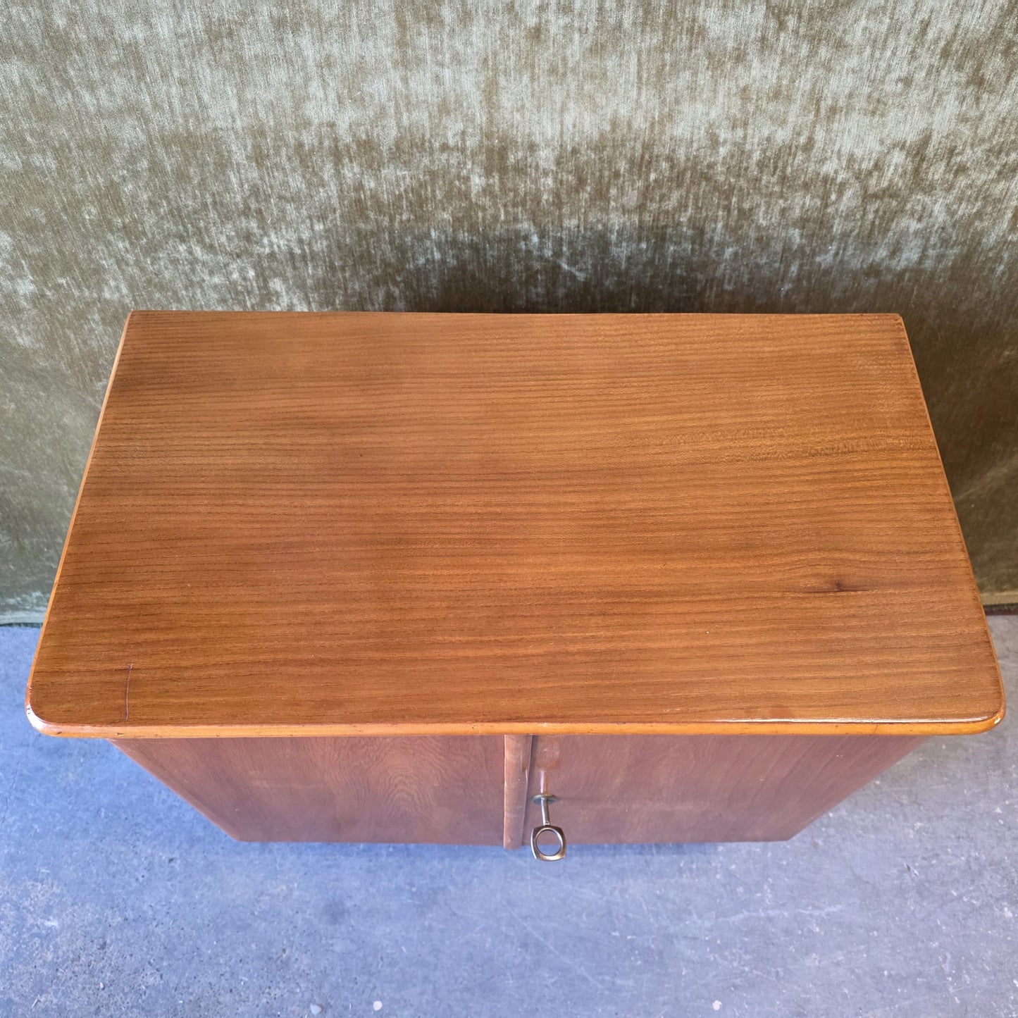 Mini kaappi 1960-luvulta