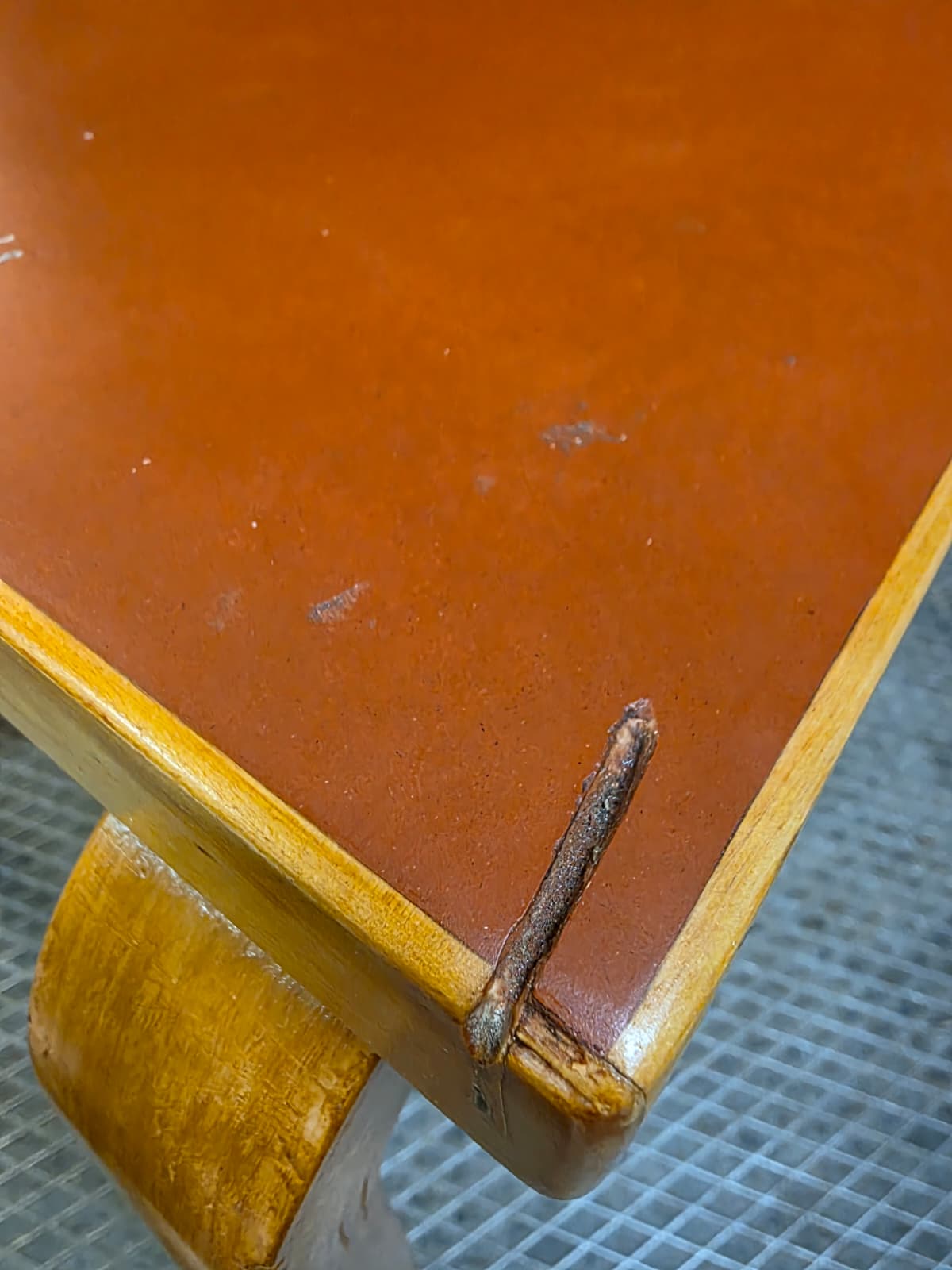 Artek pöytä punainen linoleum